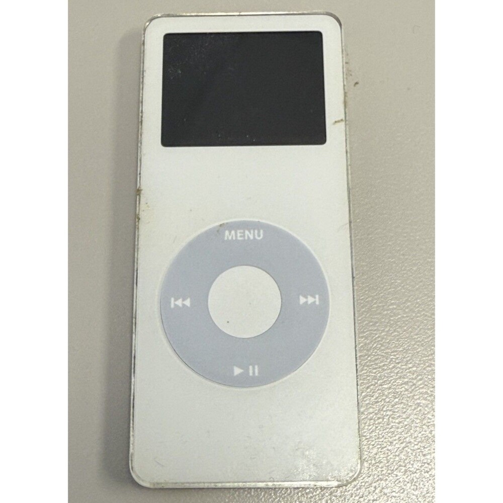 Apple iPod Nano A1137 4GB 1st Gen White PARTS ONLY - NON WORKING